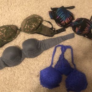 4 Victoria’s Secret Bras